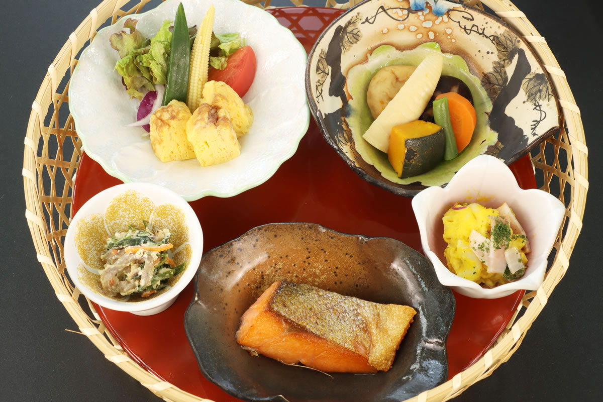 朝食